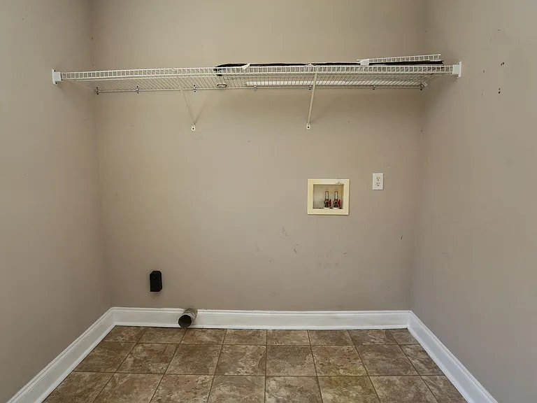 343 Longwood Dr — Photo 13