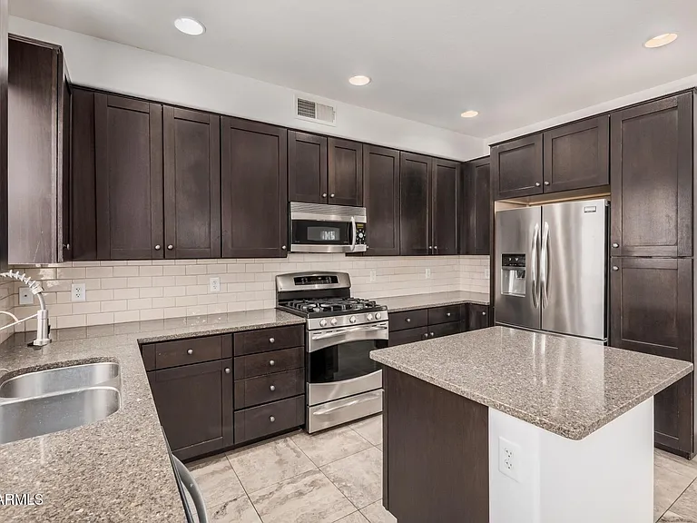5550 N 16th St #114 — Photo 11