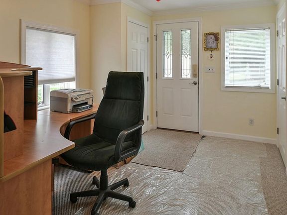 3rd image of 256 Chelmsford St