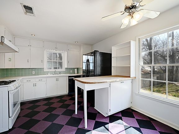 3rd image of 4505 Avenue C