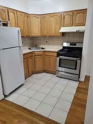 Rented by CENTURY 21 Sunny Gardens Realty, Inc. | media 4