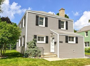 5593 Angle Ln, Greendale, WI 53129