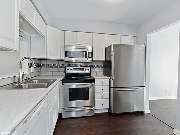 3rd image of 213 Chesapeake Ct