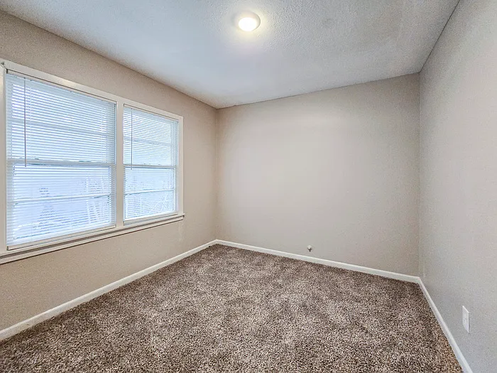 601 Brookfield Dr — Photo 13