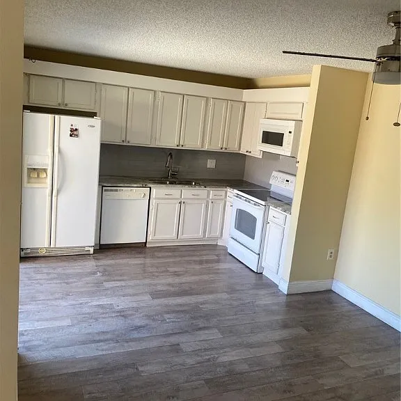 5245 Cedarbend Dr #2 — Photo 11
