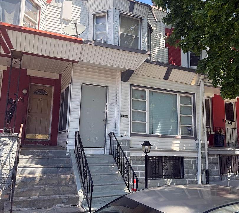 2nd image of 6127 Irving St