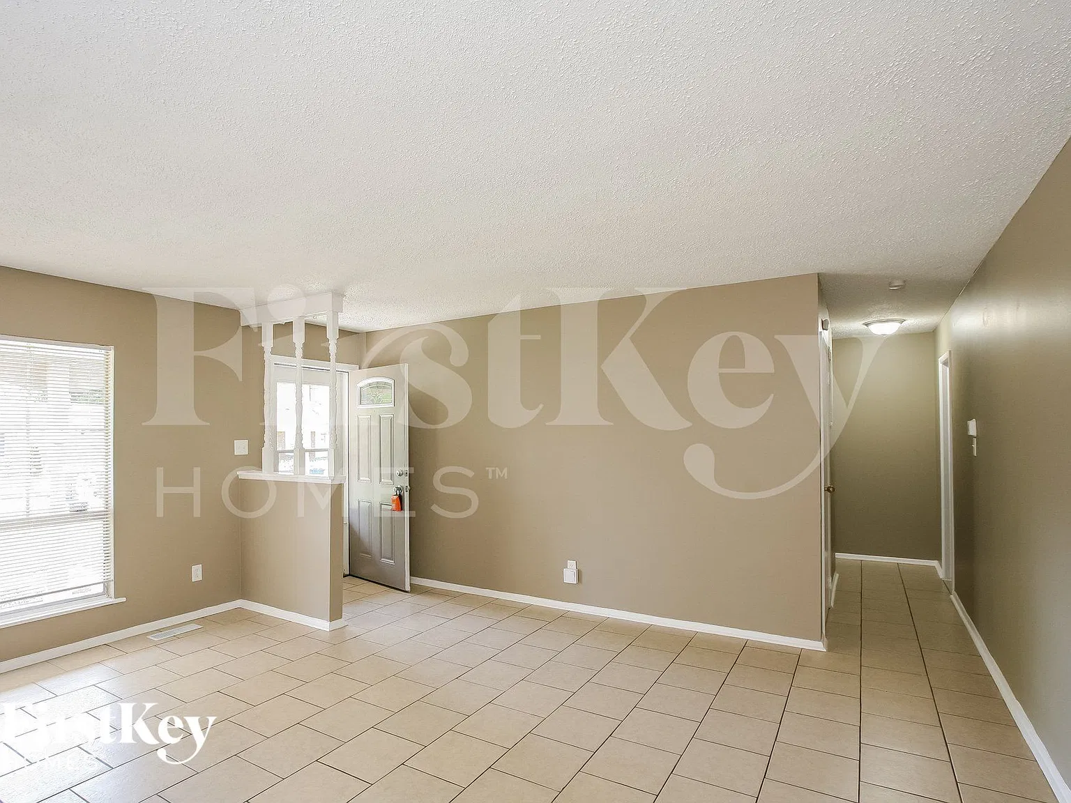 3 bed, 2.0 bath, 1271 sqft, $1,845 — Photo 4