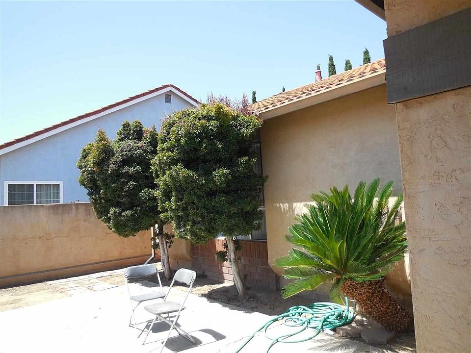 2nd image of 3742 Park Place Dr