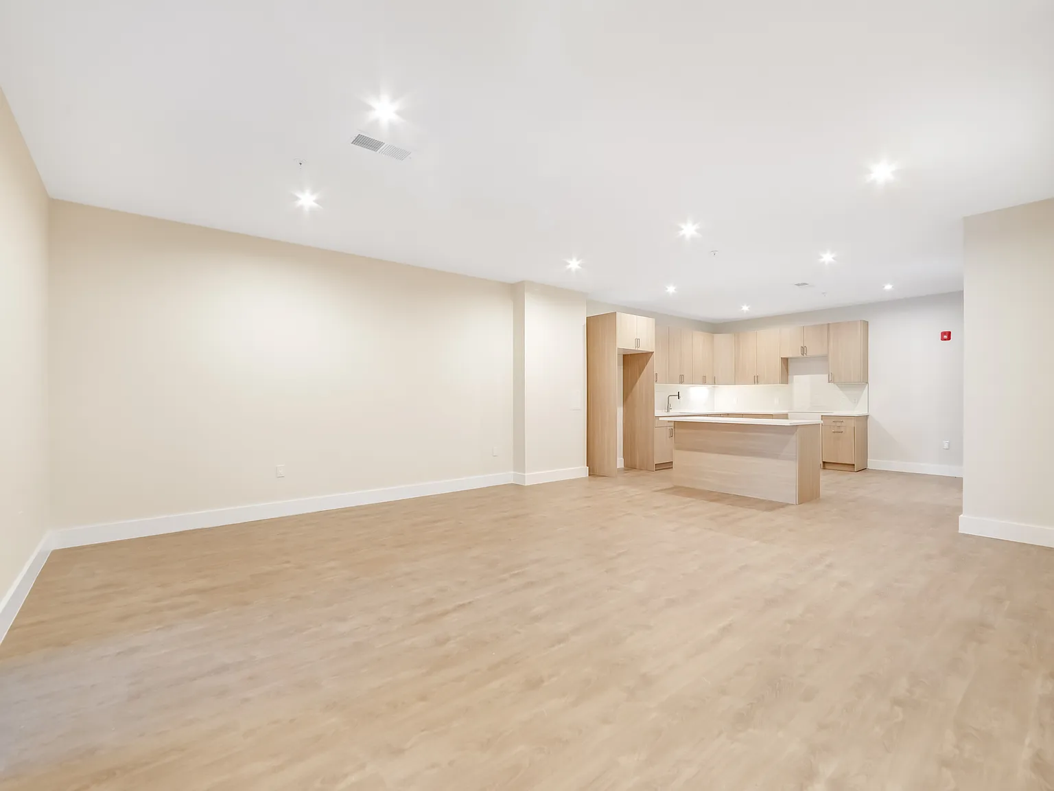 2 bed, 960 sqft, $2,800 — Photo 4