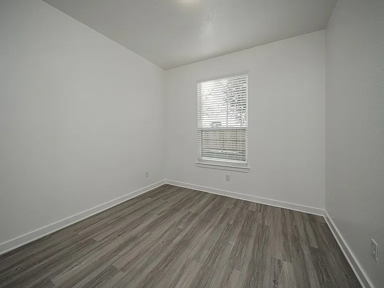 1608 W 5th St #1 — Photo 24