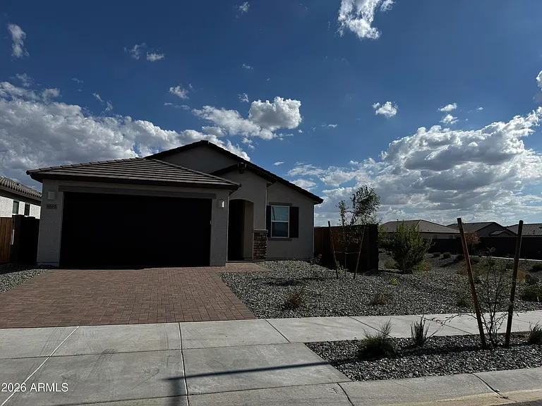 9819 W Flower St — Photo 2