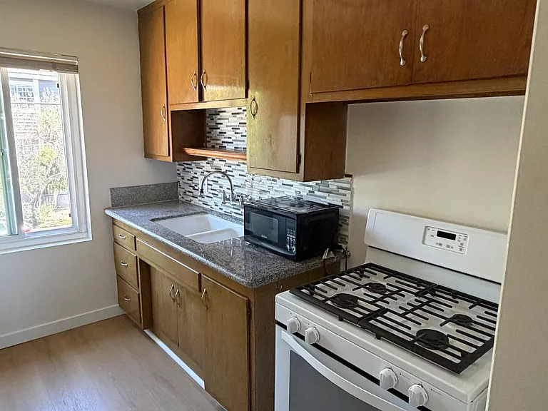 3570 Jasmine Ave #7 — Photo 14