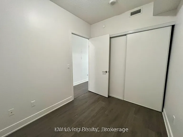 525 Adelaide St W #809 — Photo 13
