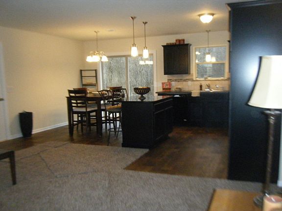 5th image of 863 E Harmony Dr NE