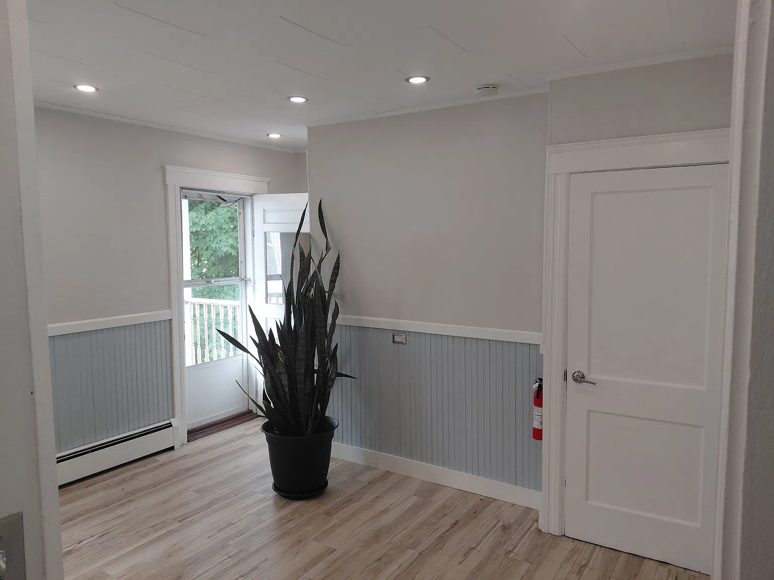 2 bed, 1200 sqft, $2,300 — Photo 4