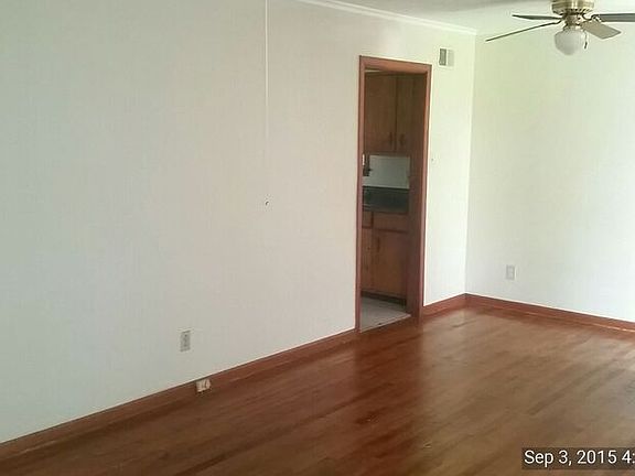 3rd image of 3070 Beauchamp Dr