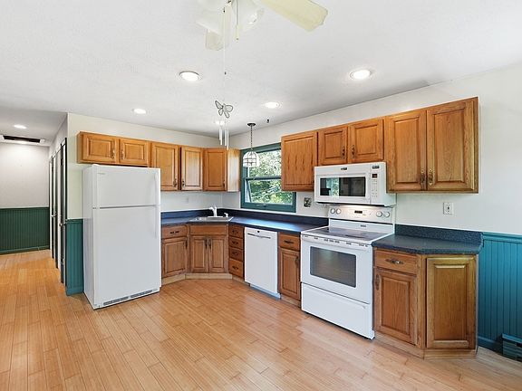 4th image of 66 Pierce Rd
