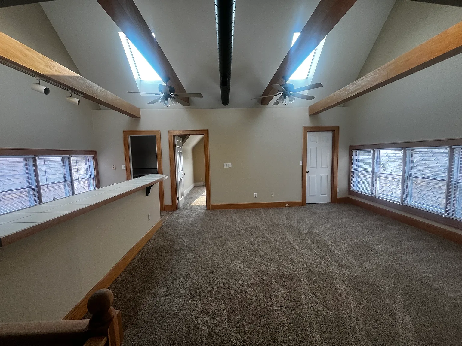 2 bed, 1100 sqft, $1,550 — Photo 4