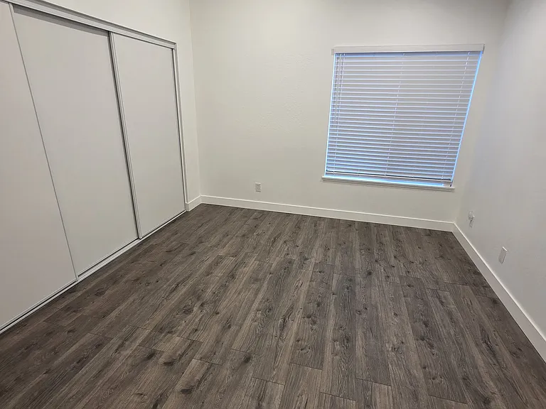 22852 Springdale Dr — Photo 6