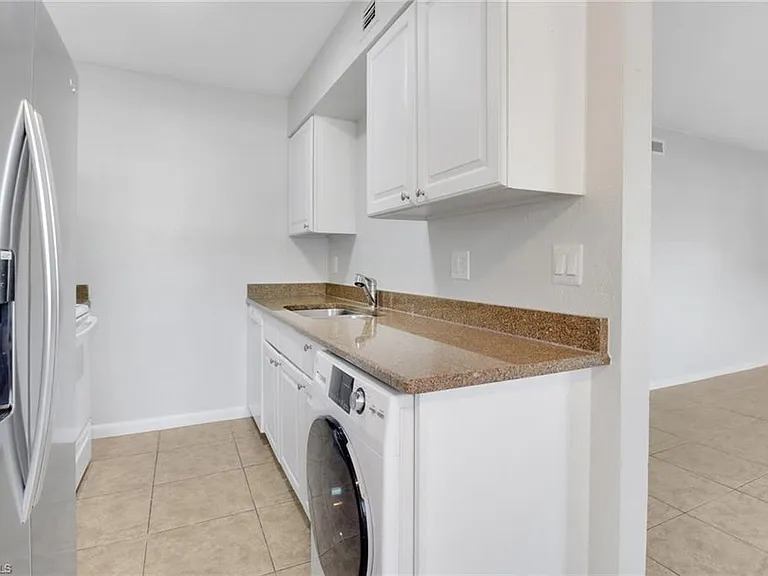 4635 Bayshore Dr #P4 — Photo 3