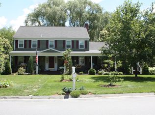 22 Woodcrest Dr, Cumberland, RI 02864