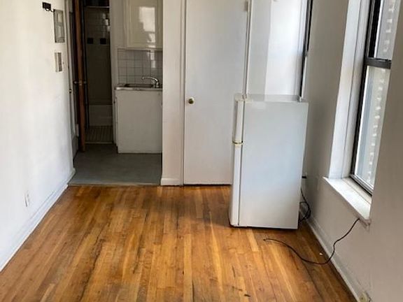 5th image of 163 Mott St #E4