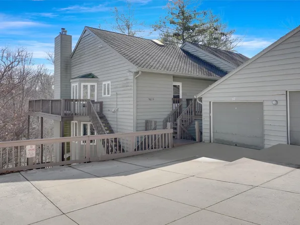 9653 S Harbour Pointe Dr, Bloomington, IN 47401