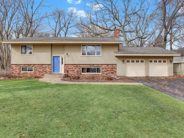 4835 Lakeview Dr, Shoreview, MN 55126