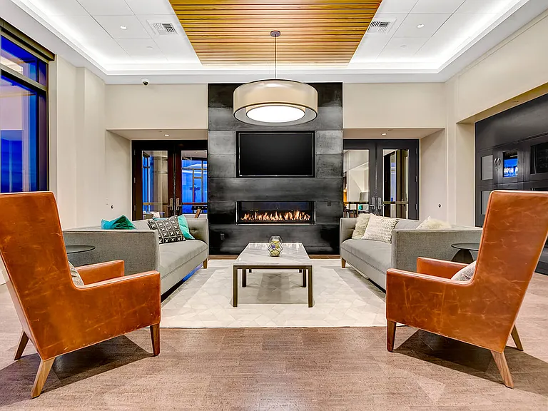 Sit fireside within the Windsor Cirrus Sky Club