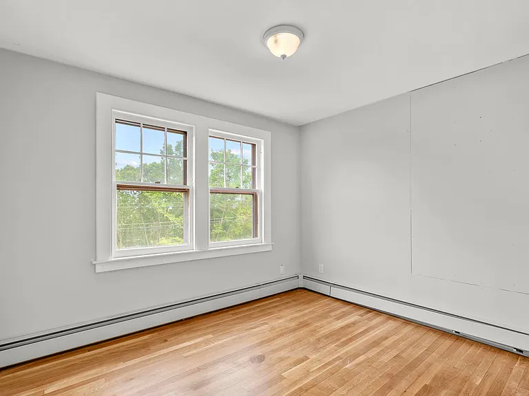588 N Walnut St #3 — Photo 6