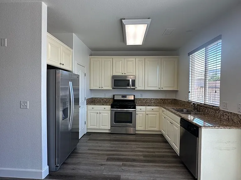 11690 Cervino Dr — Photo 11