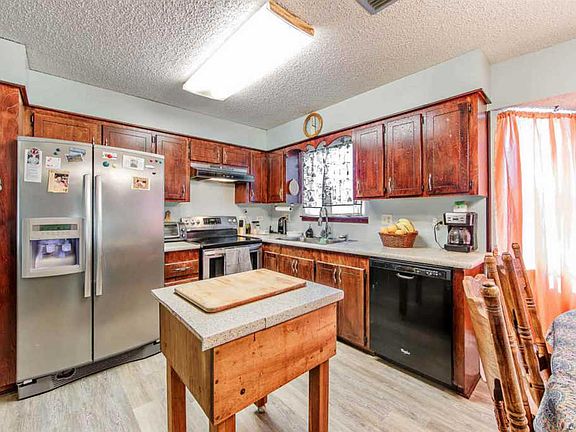 5th image of 124 Old Milwaukee Ct