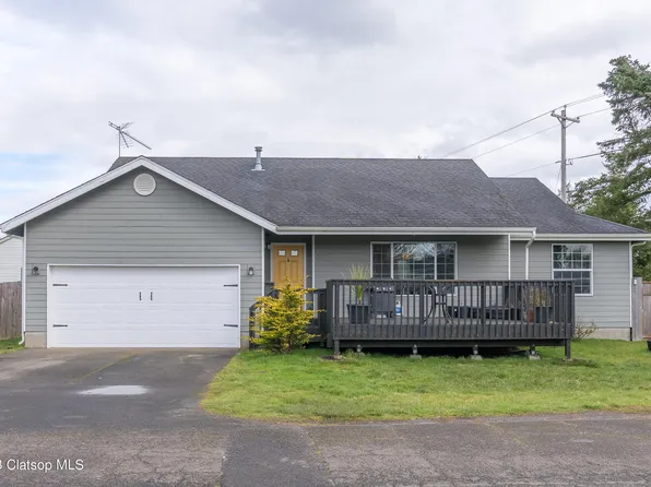 27 NW 4th St, Warrenton, OR 97146