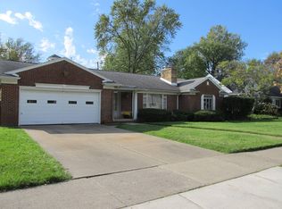 1451 S Renaud Rd, Grosse Pointe Woods, MI 48236