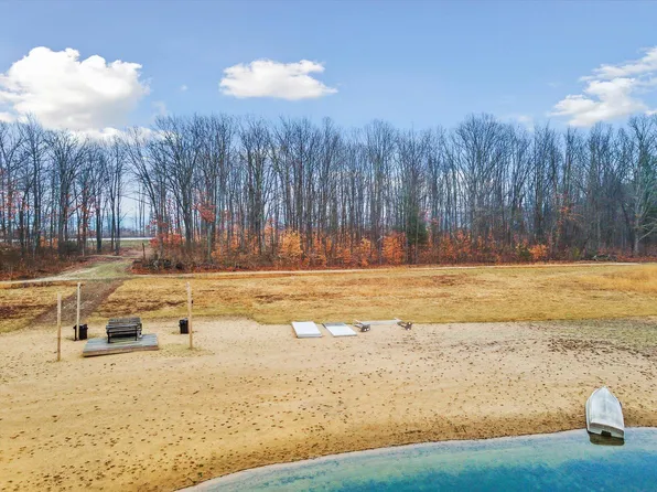 12410 124th Ave, Grand Haven, MI 49417