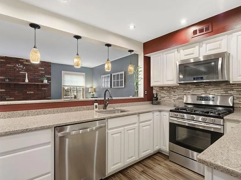 233 Shady Ln — Photo 14