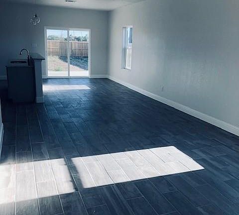 4th image of 809 E Glorietta Dr