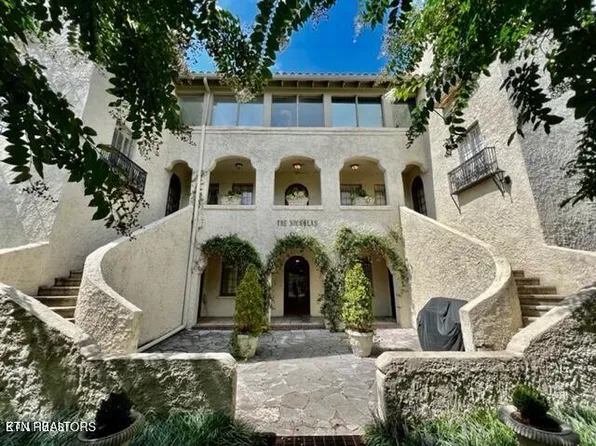 3061 Kingston Pike, Knoxville, TN 37919