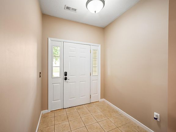 5th image of 206 Paulette Cir