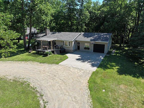 2nd image of 8833 County Road 11 NE