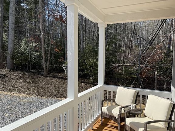 3rd image of 7 Broadstone Ln