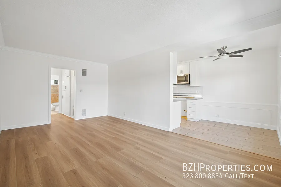 Updated 1 Bedroom in Prime West Hollywood with Pool Access & Modern Finishes — Photo 3
