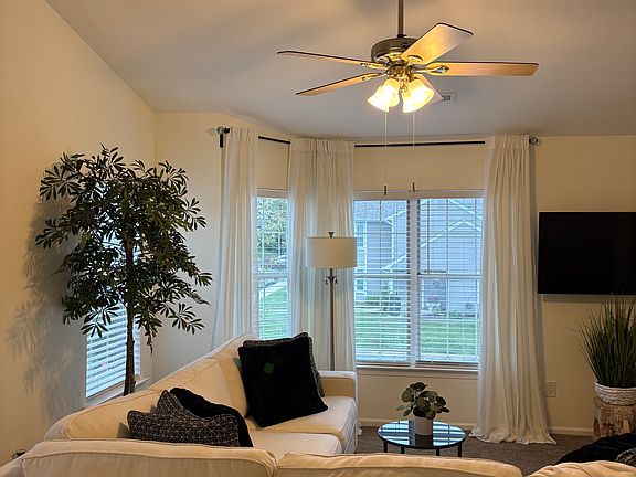 5th image of 3505 Bennett Pl #3505