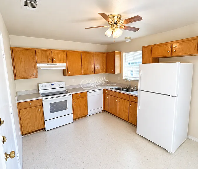 132 Blackbear Ln — Photo 4