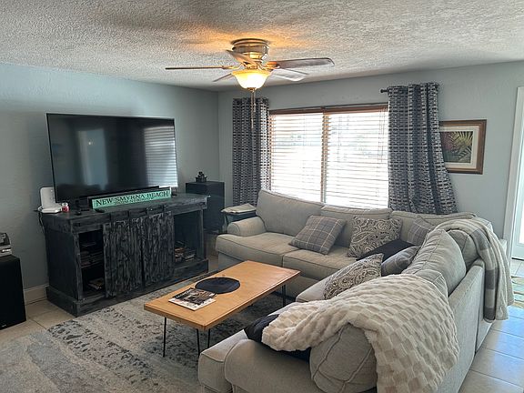 3rd image of 19 Sand Dune Dr