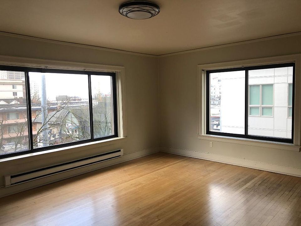 1st image of 5003 15th Ave NE #304