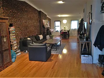 Rented by Caravaggio Loria, LREB