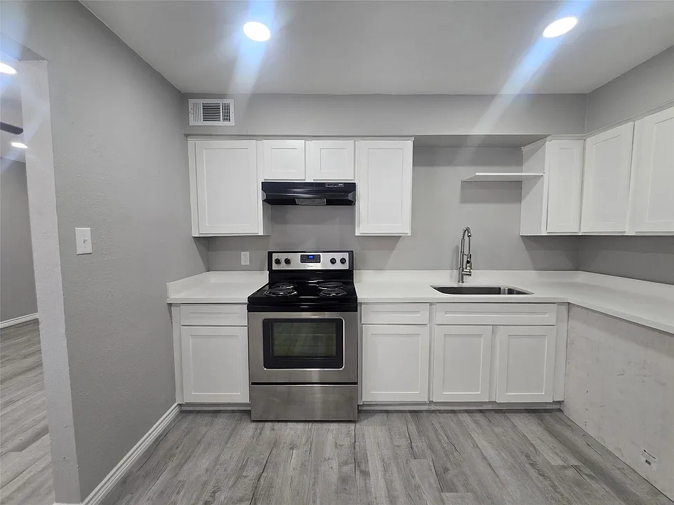 911 Avenue K #11