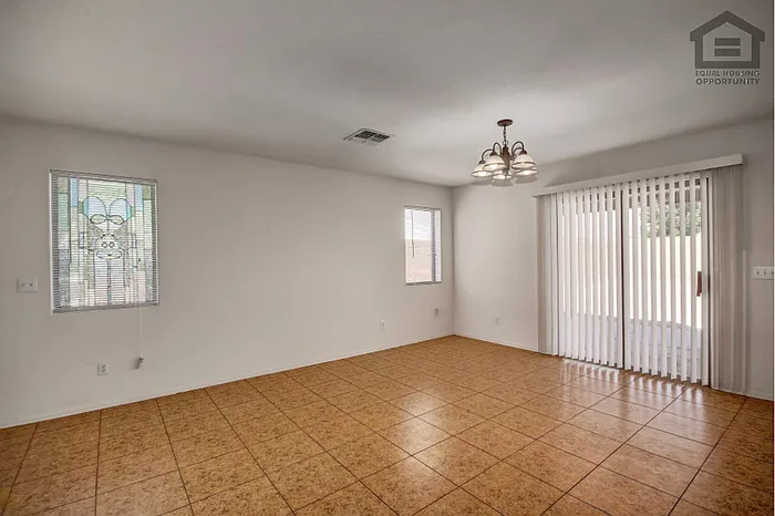 7407 S Sunrise Way — Photo 5
