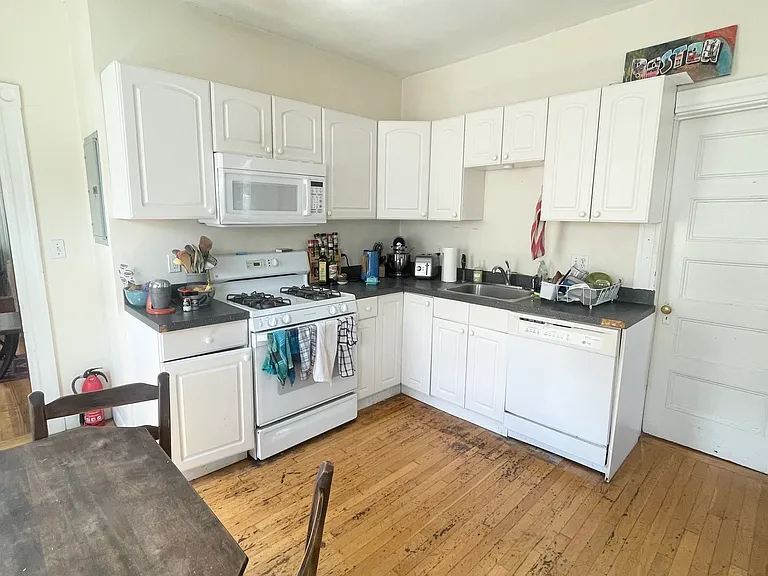 83 Beacon St #2 — Photo 25